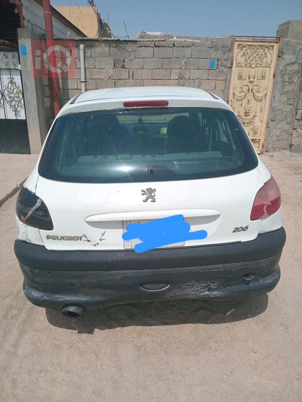 بیجۆ 206